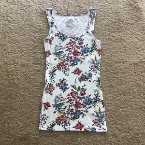 Time and Tru floral tank top, medium